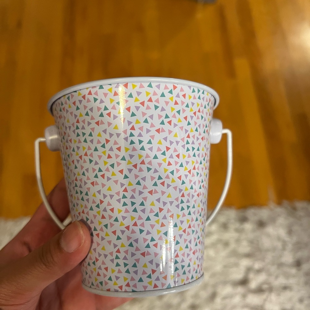 Colorful Geometric Patterned Bucket
